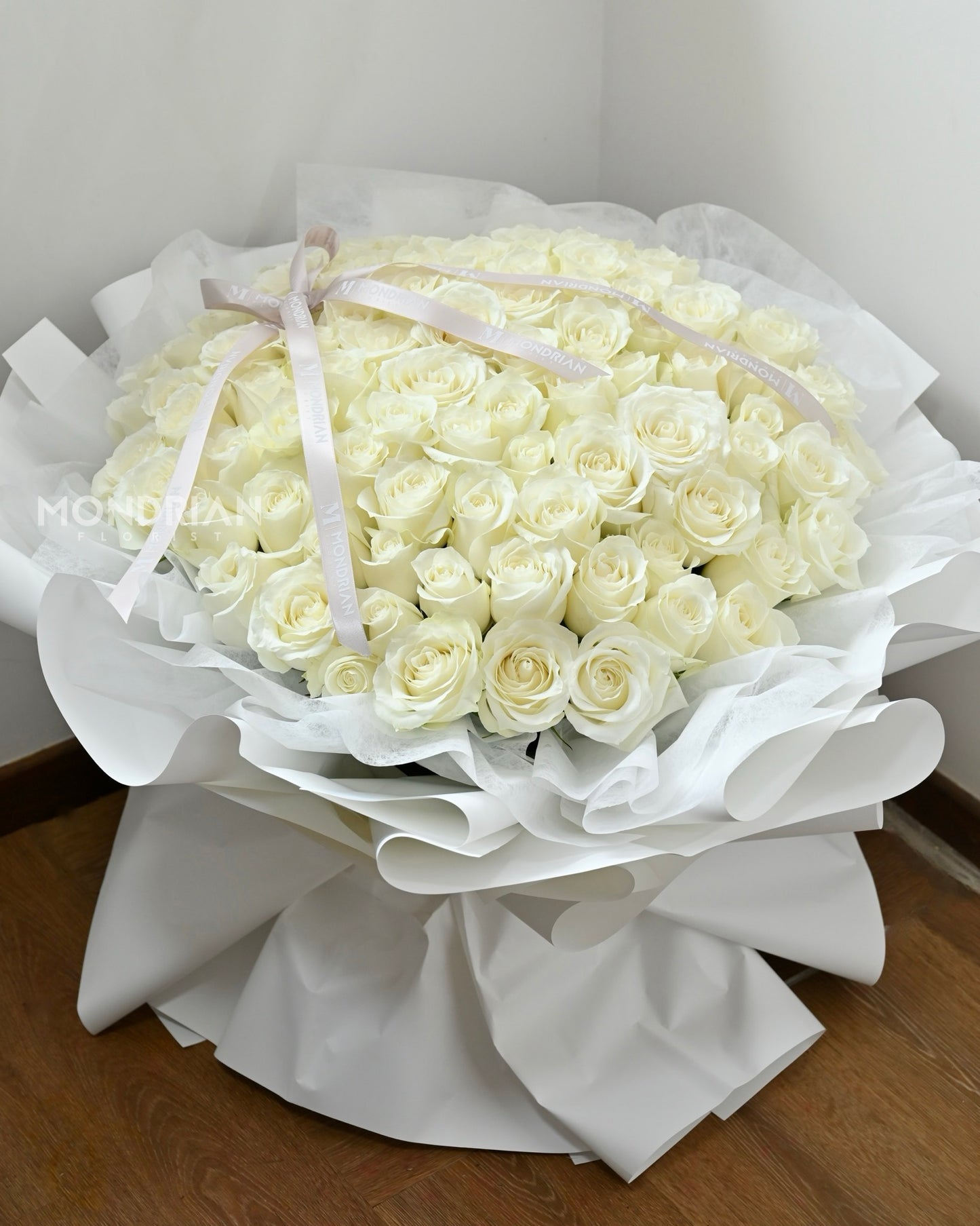 99 Rose Singapore | luxury rose flower | white rose only sg | rose flower delivery SG | rose only flower bouquet | proposal rose bouquet | anniversary rose bouquet | Mondrian Florist SG
