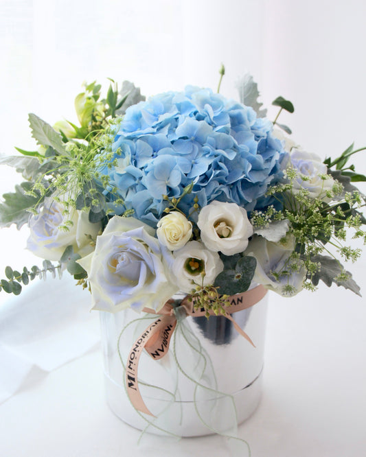 Fresh Flower Box | bloom box | blue hydrangea flower box | birthday flower | blue blooming box | blue rose | blue flowers | Valentine's Day flower delivery | Mondrian Florist SG