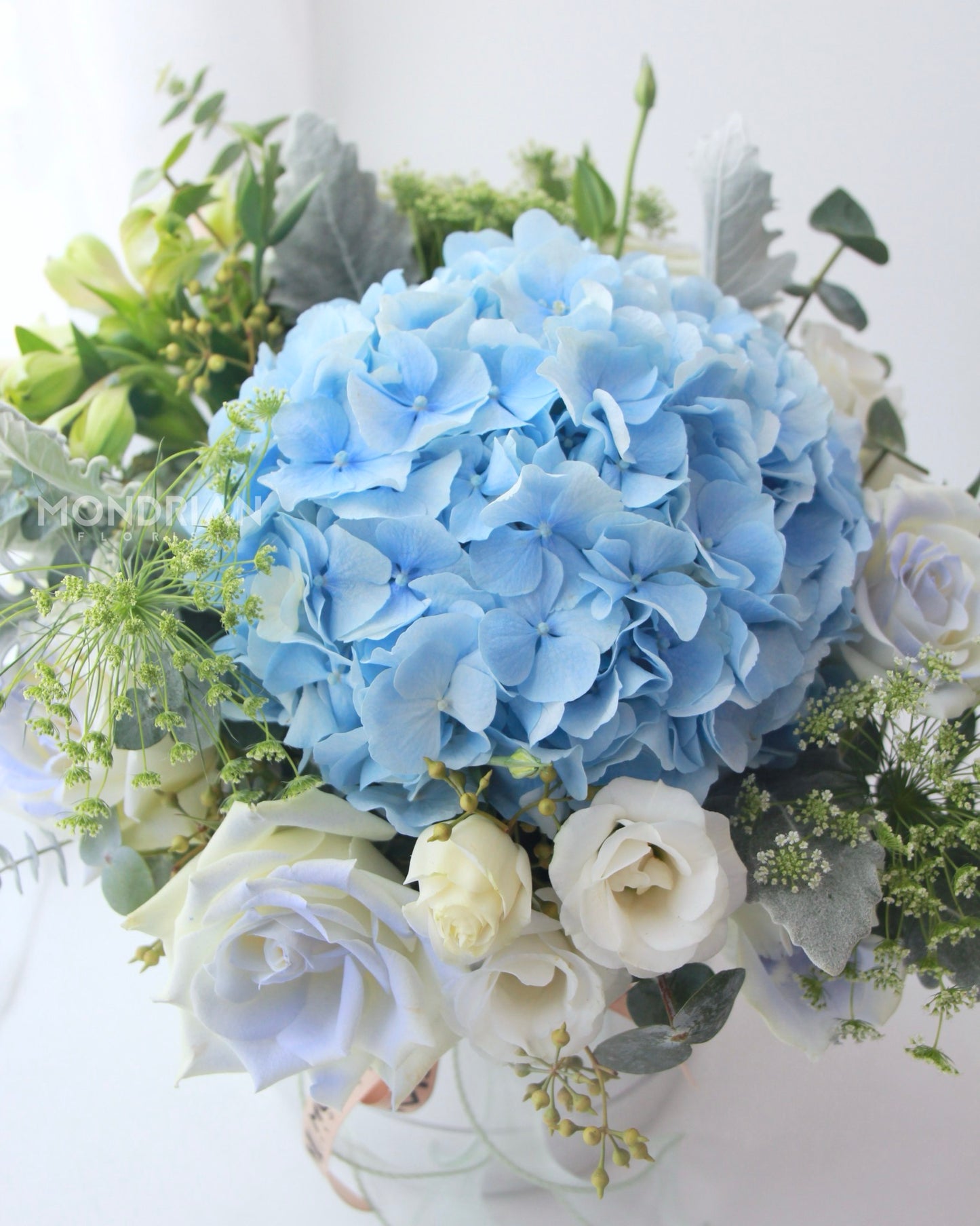 Fresh Flower Box | bloom box | blue hydrangea flower box | birthday flower | blue blooming box | blue rose | blue flowers | Valentine's Day flower delivery | Mondrian Florist SG