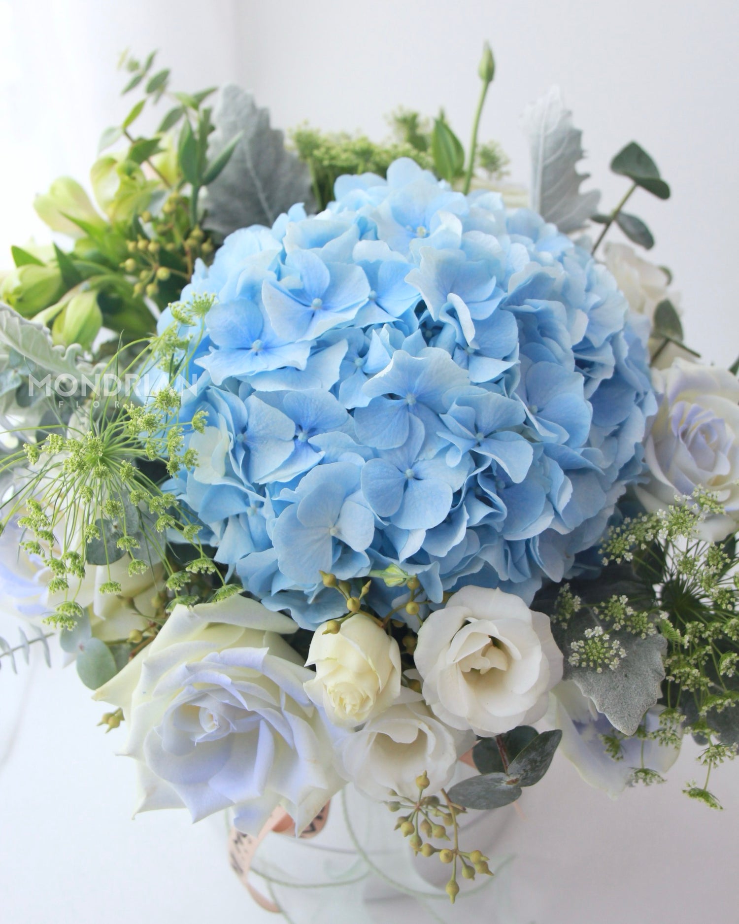 Fresh Flower Box | bloom box | blue hydrangea flower box | birthday flower | blue blooming box | blue rose | blue flowers | Valentine's Day flower delivery | Mondrian Florist SG