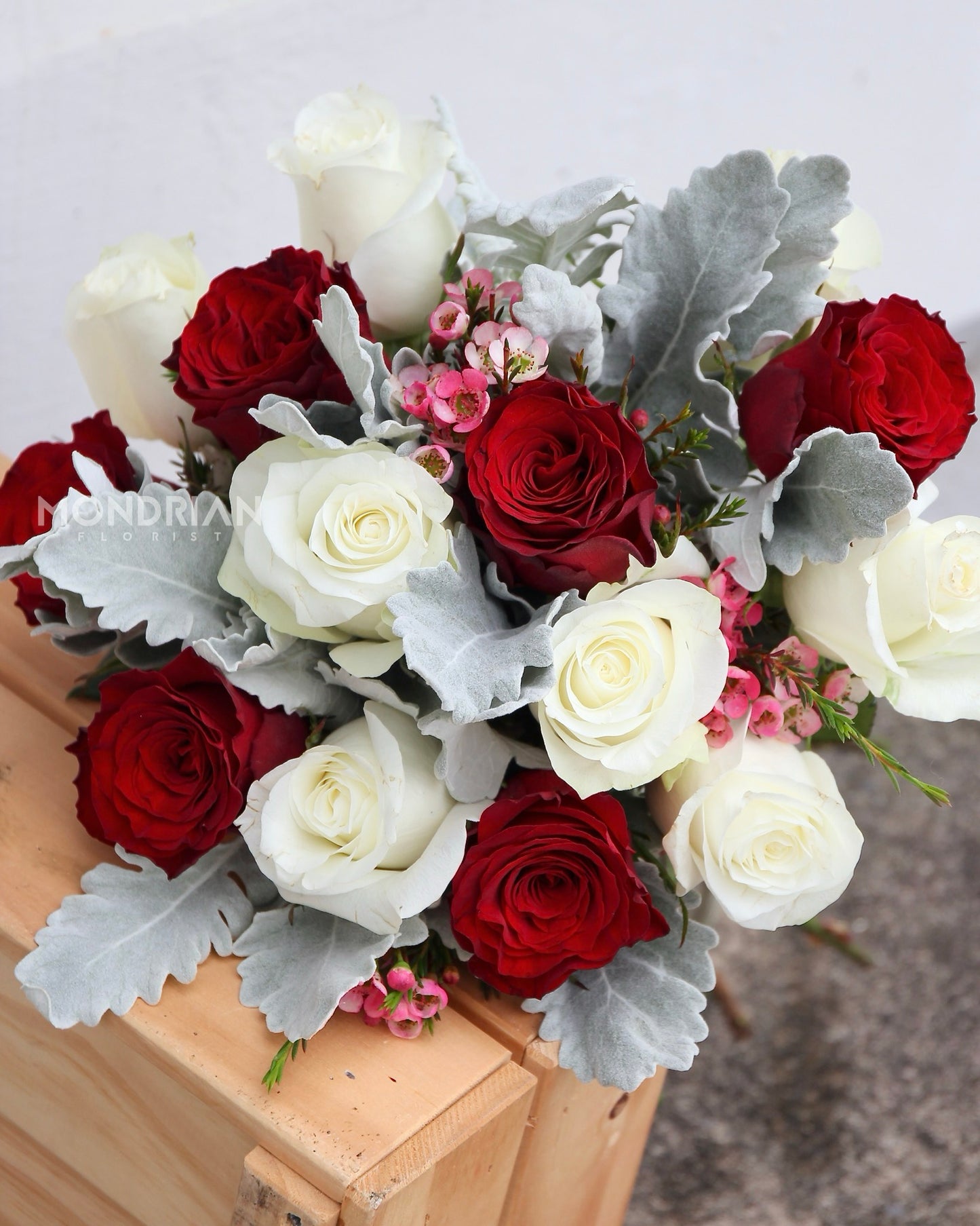 Red Rose Bridal Bouquet | wedding flower sg | ROM rose bouquet | bridal flower | white rose bridal bouquet | photo shooting bouquet | SG wedding Florists | Mondrian Florist SG