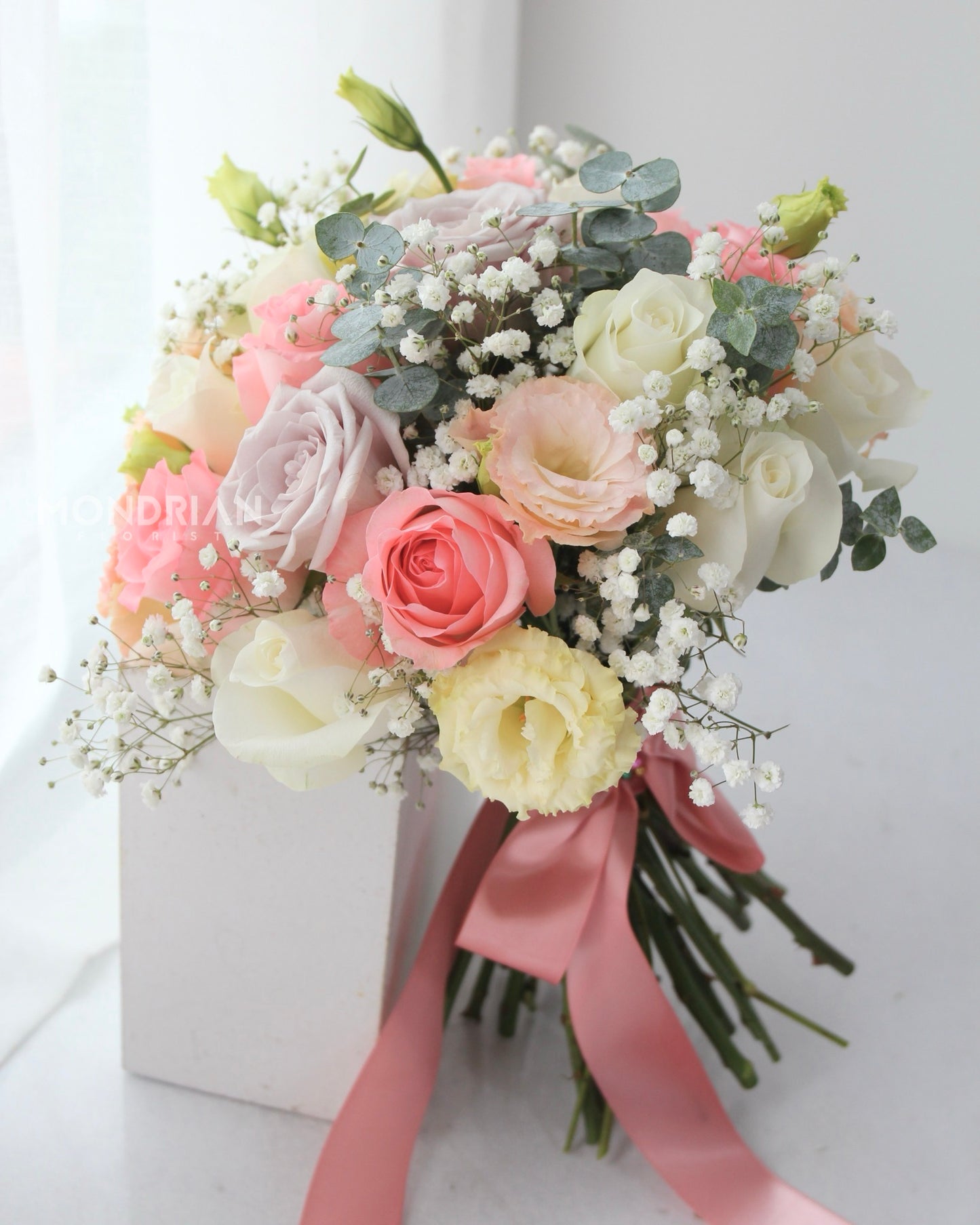 Rose and baby's breath Bridal Bouquet | ROM Flower Delivery | Wedding florist singapore | champagne rose bridal bouquet | baby's breath bridal bouquet | Mondrian Florist SG