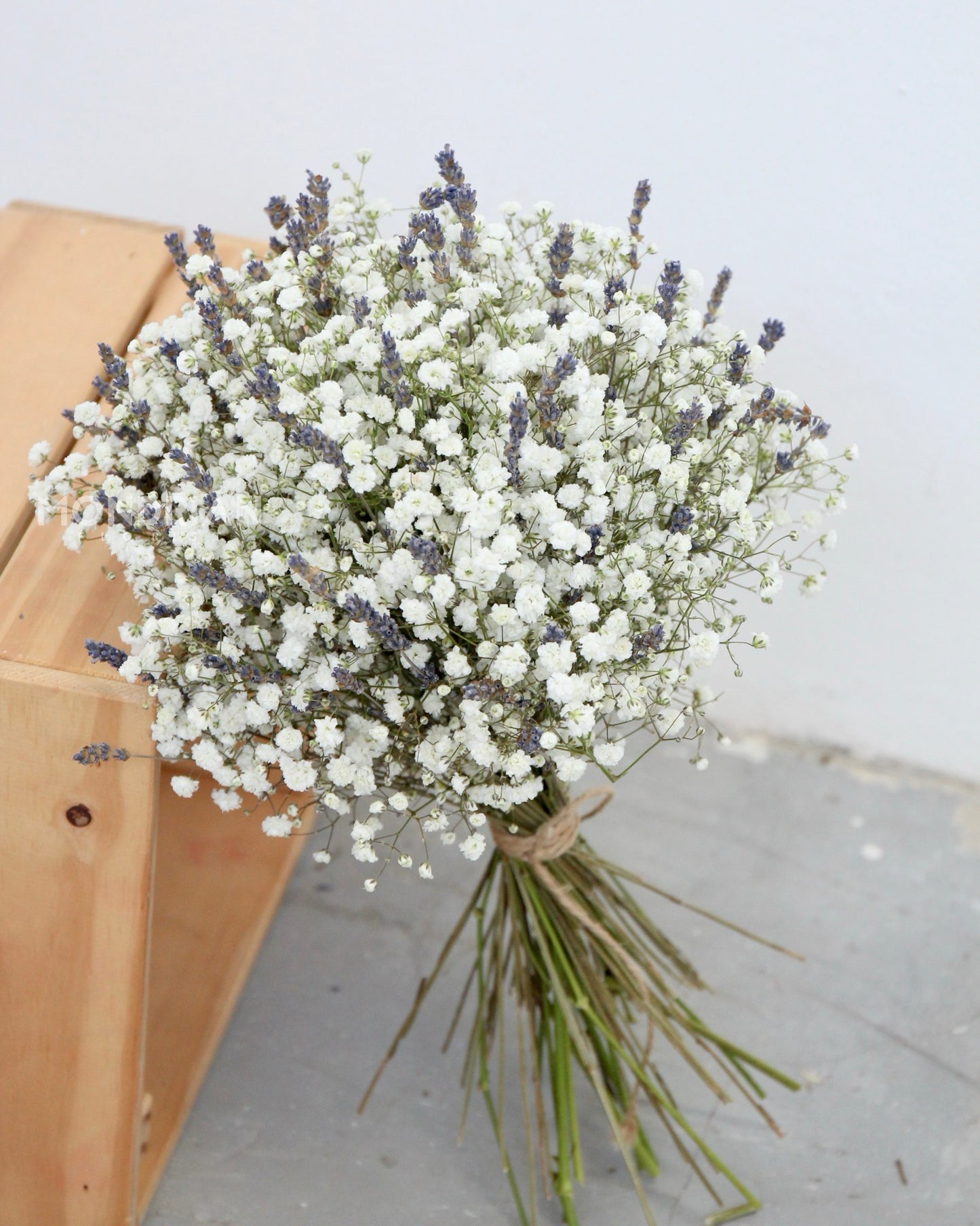 baby's breath Bridal Bouquet | lavender flower bridal bouquet | Wedding bouquet | ROM flower bouquet | wedding flower delivery | photo shooting bridal bouquet | wedding ROM flower | Mondrian Florist SG