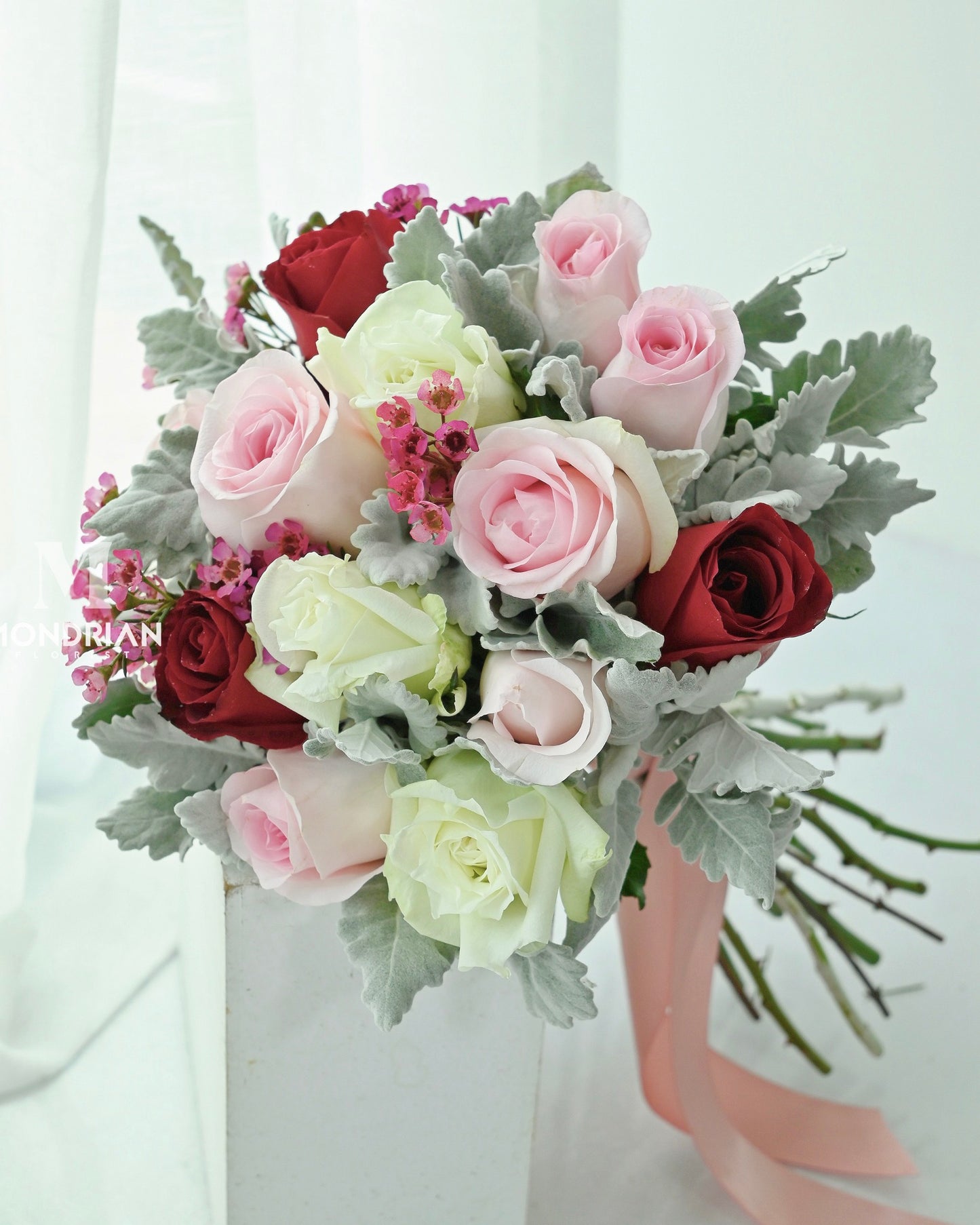 Hand Tied Bridal Bouquet | Wedding bouquet | ROM rose bouquet | photo shooting flower bouquet | wedding flower delivery | wedding florist | Mondrian Florist SG