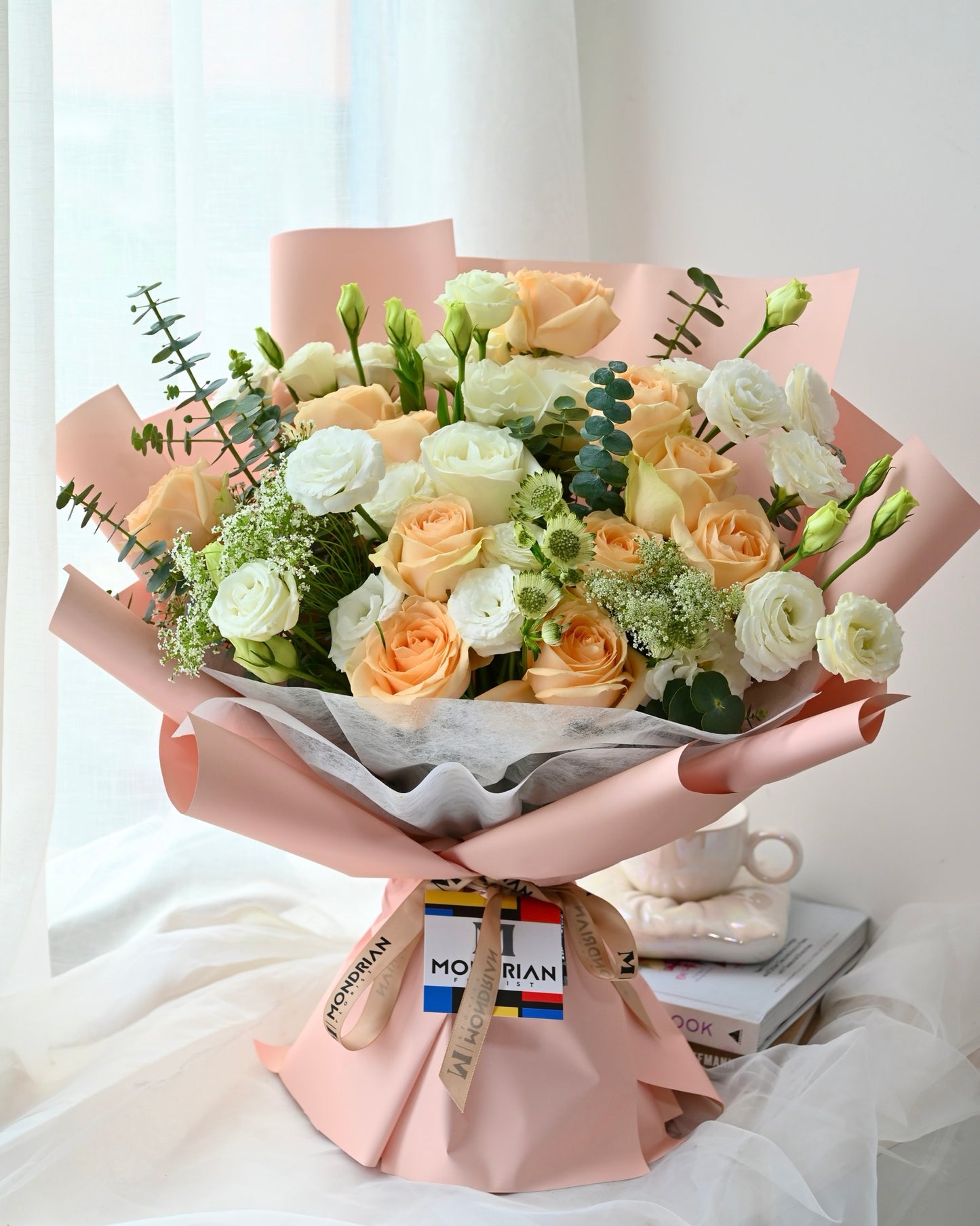 Rose bouquet | champagne rose bouquet | flower bouquet sg | luxury rose bouquet | Flower Delivery SG | Mondrian Florist SG