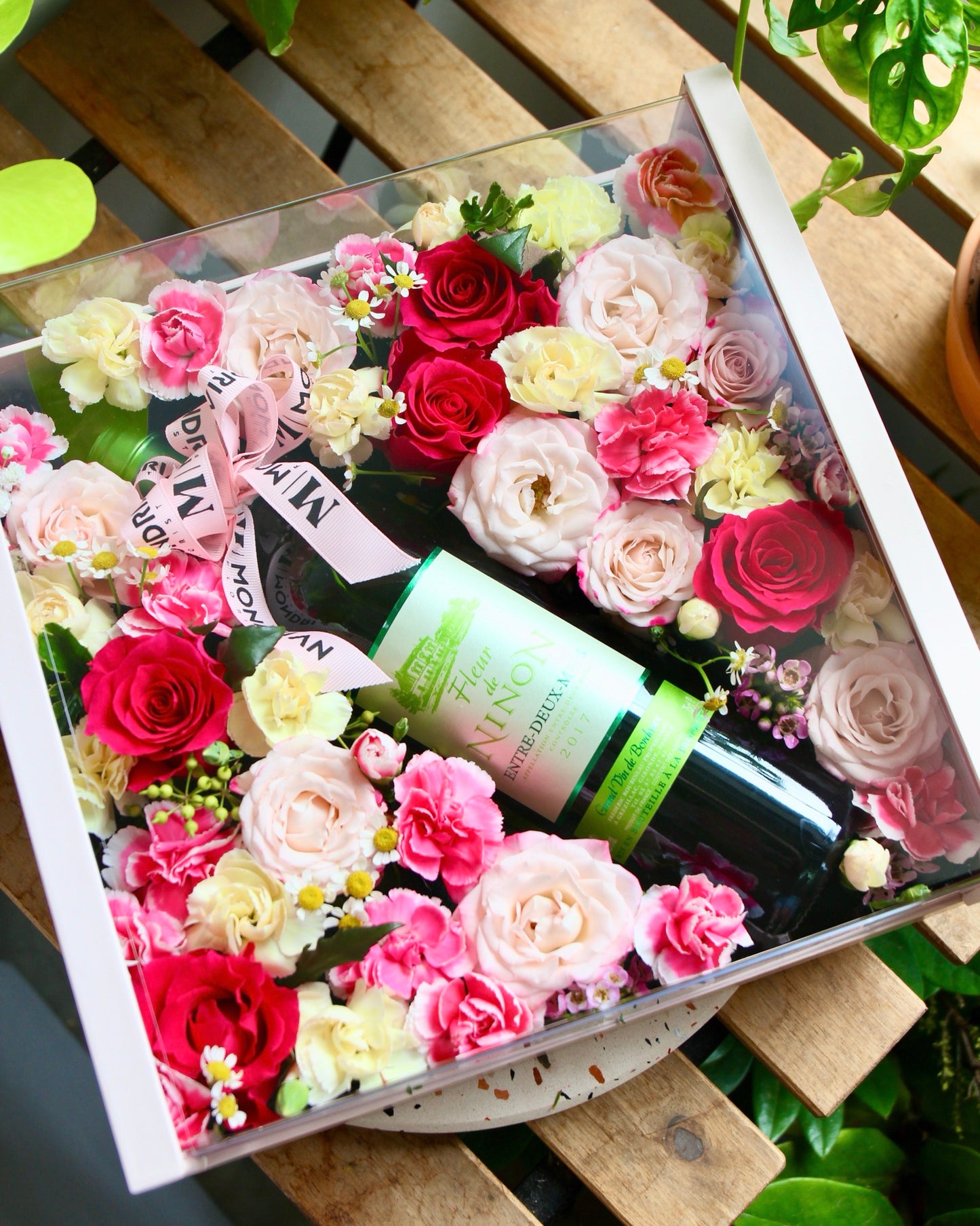 flower box | bloom box | Wine Flower Box | gift idea | wine gift | sg flower shop | Flower basket Delivery | Mondrian Florist SG