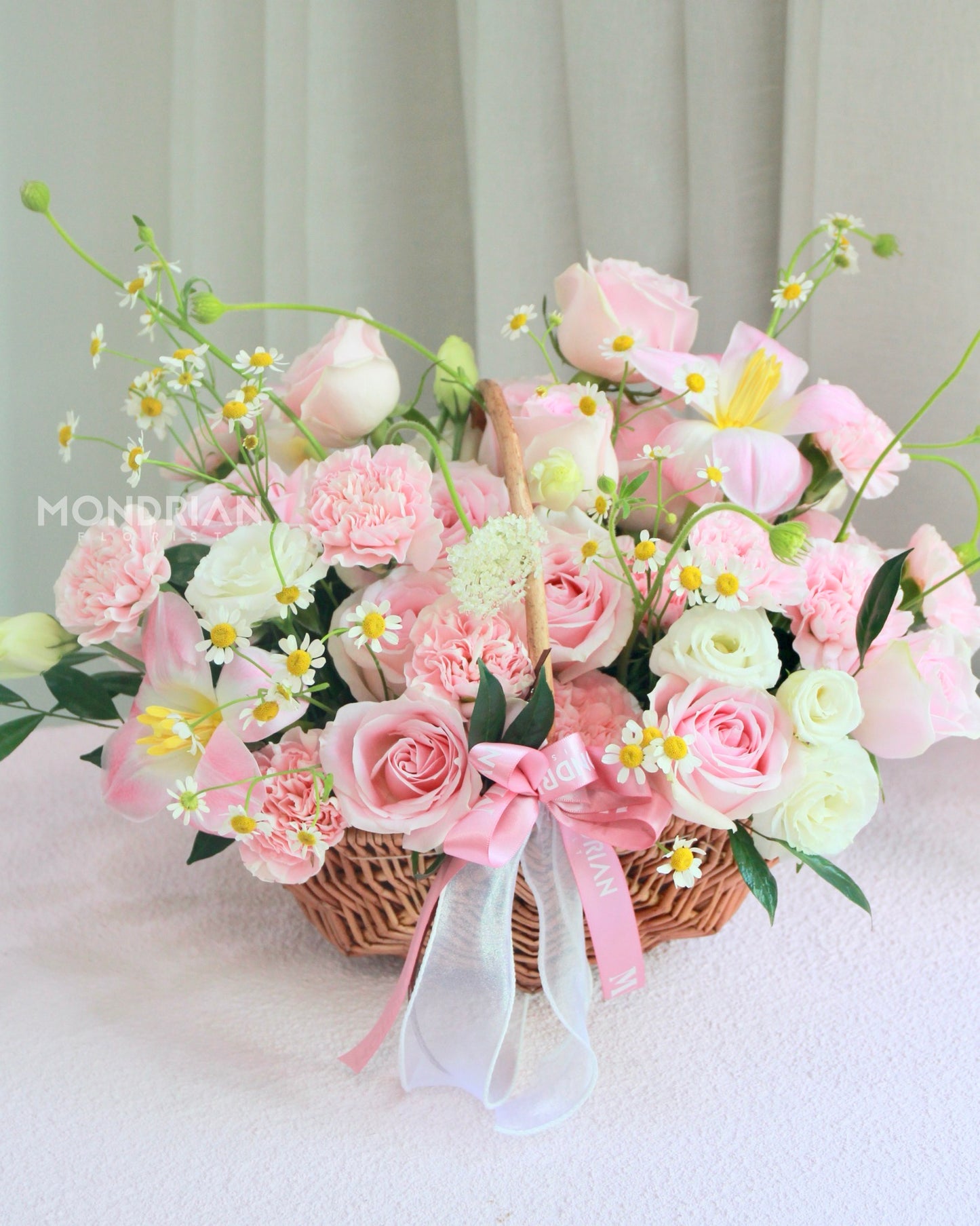 Flower basket singapore | pink rose basket | bloom box | flower box | anniversary flower box | flower delivery singapore | Mondrian Florist SG