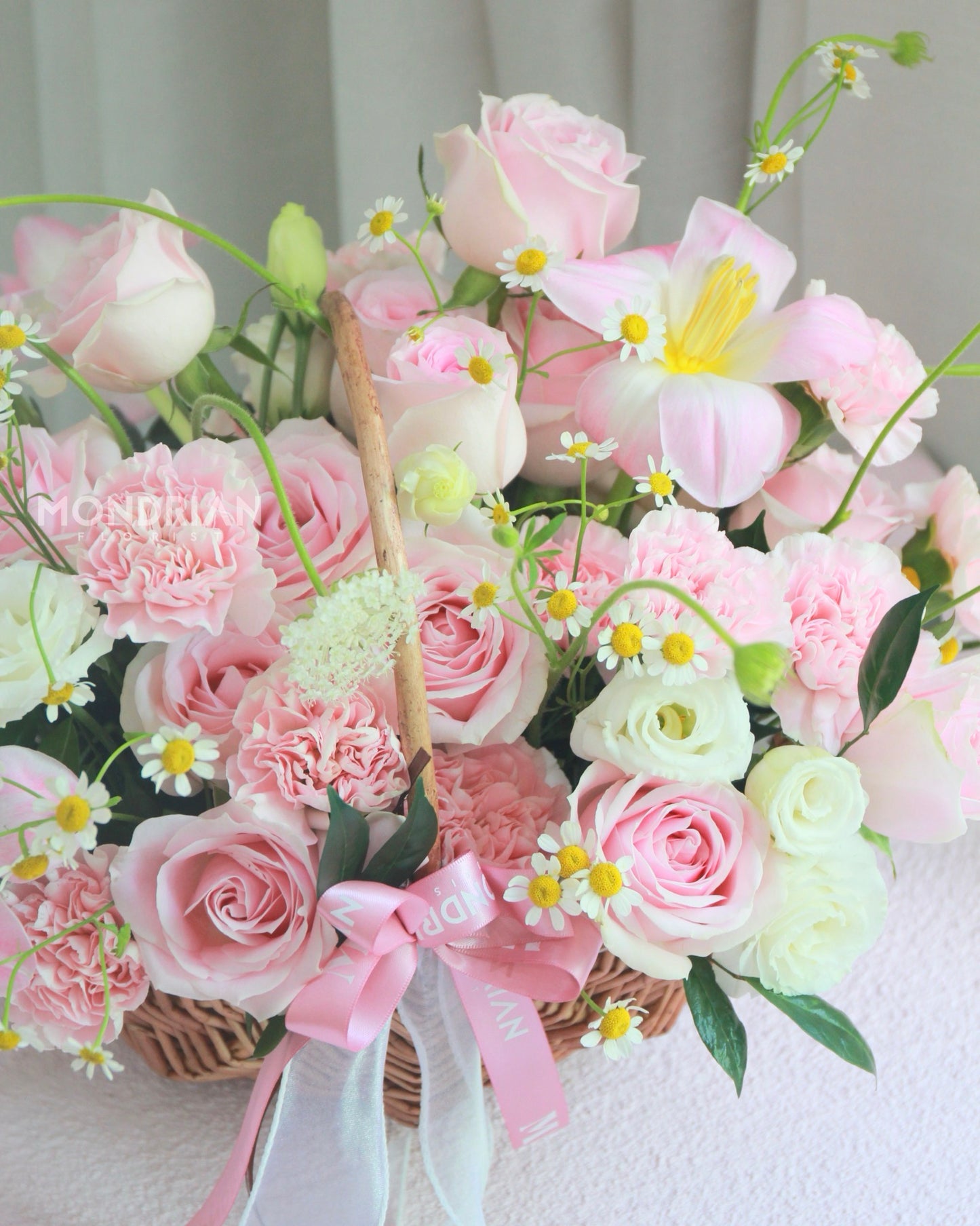 Flower basket singapore | pink rose basket | bloom box | flower box | anniversary flower box | flower delivery singapore | Mondrian Florist SG