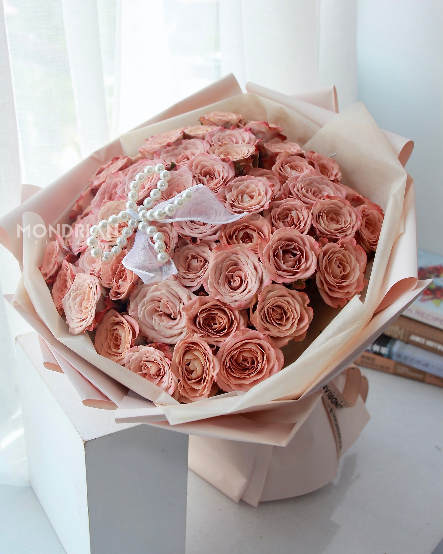 Cappuccino rose bouquet | 50 cappuccino rose Bouquet | birthday flower delivery sg | proposal flower | anniversary flower | luxury birthday rose bouquet | luxury rose bouquet | Mondrian Florist SG