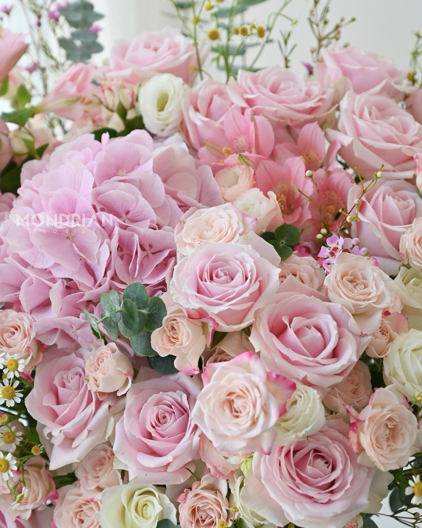 Luxury Bloom Box | jumbo Flower Box | Pink Flower Basket | hydrangea flower box | luxury flower bouquet | pink fresh flower box | luxury rose box | pink birthday flower box | Mondrian Florist