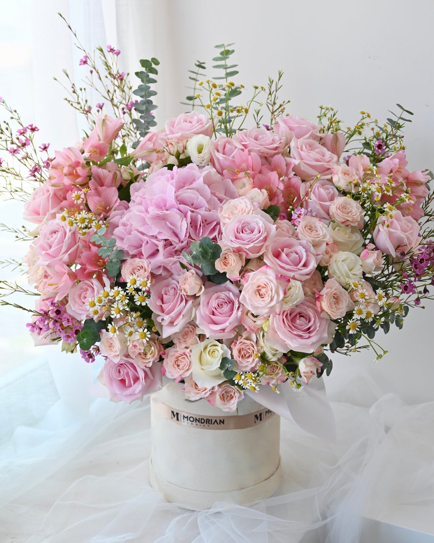 Luxury Bloom Box | jumbo Flower Box | Pink Flower Basket | hydrangea flower box | luxury flower bouquet | pink fresh flower box | luxury rose box | pink birthday flower box | Mondrian Florist