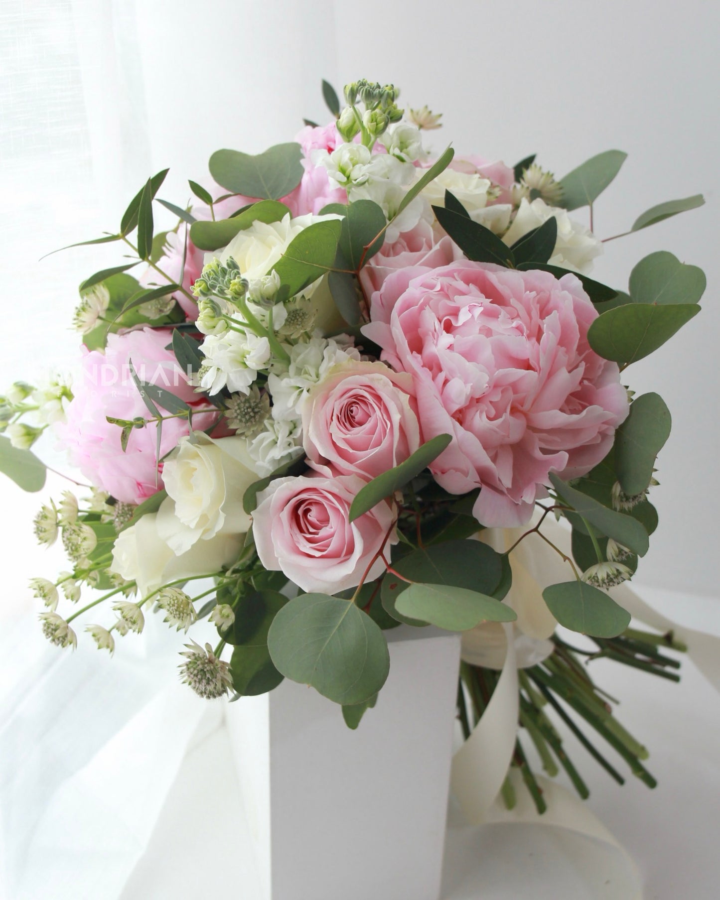 Peony Bridal Bouquet | Wedding bouquet | ROM bridal bouquet | bridal flower delivery | wedding ROM flower | pink peony bridal flower | rose bridal bouquet | Mondrian Florist SG