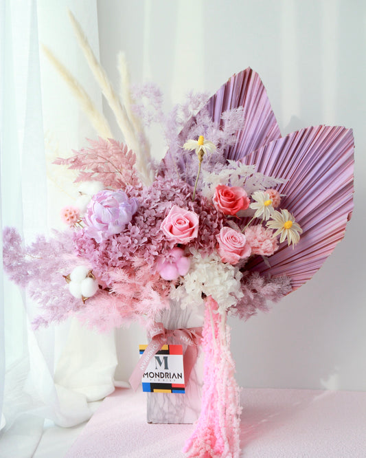 Preserved Rose and hydrangea | dried flower vase arrangement | tall vase arrangement | dried flower arrangement | vase flower delivery sg | housewarming flower gift | Mondrian Florist SG