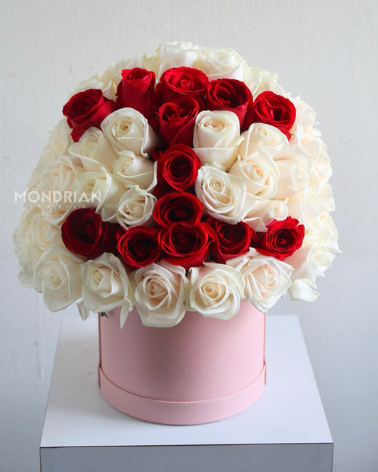 Rose hat box | 99 rose | flower basket | flower hat box | floral box | luxury flower box | bloom box | proposal rose | rose Delivery Singapore | Mondrian Florist SG