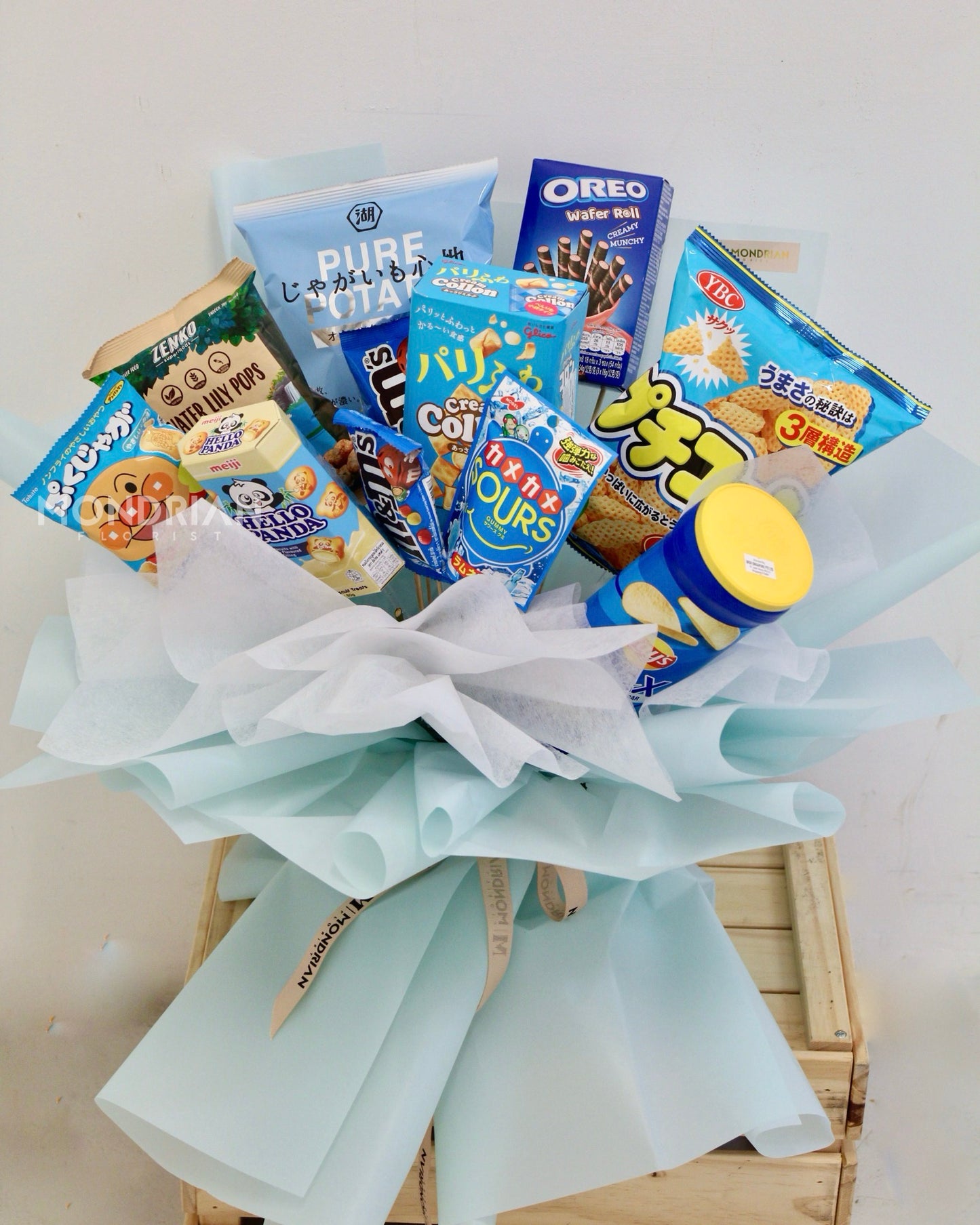 snack bouquet | snack hamper | blue snack flower bouquet