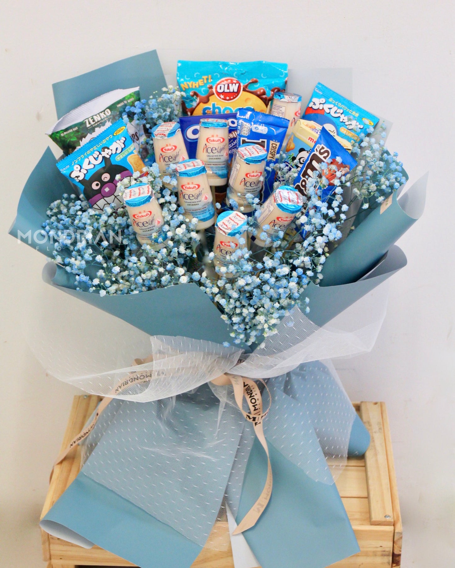 Snack Bouquet | gift basket | edible bouquet | kids bouquet | birthday bouquet | farewell bouquet | candy bouquet | Online Florist Singapore | Mondrian Florist SG