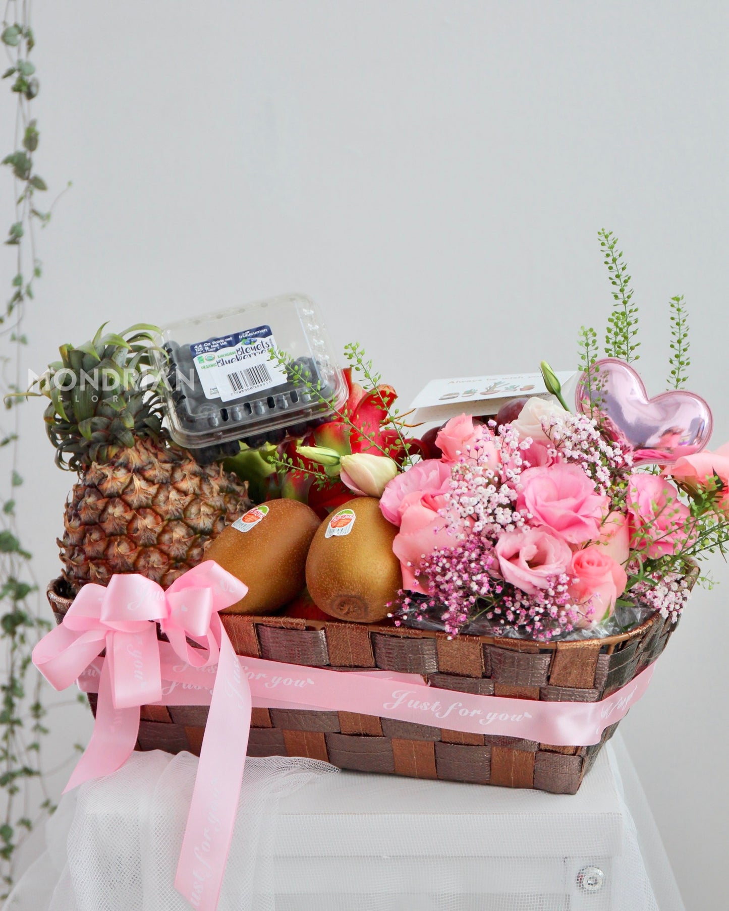 Fruit Basket delivery | Floral hamper box | gift hamper | get well soon gift sg | congratulation hamper gift | Mondrian Florist SG