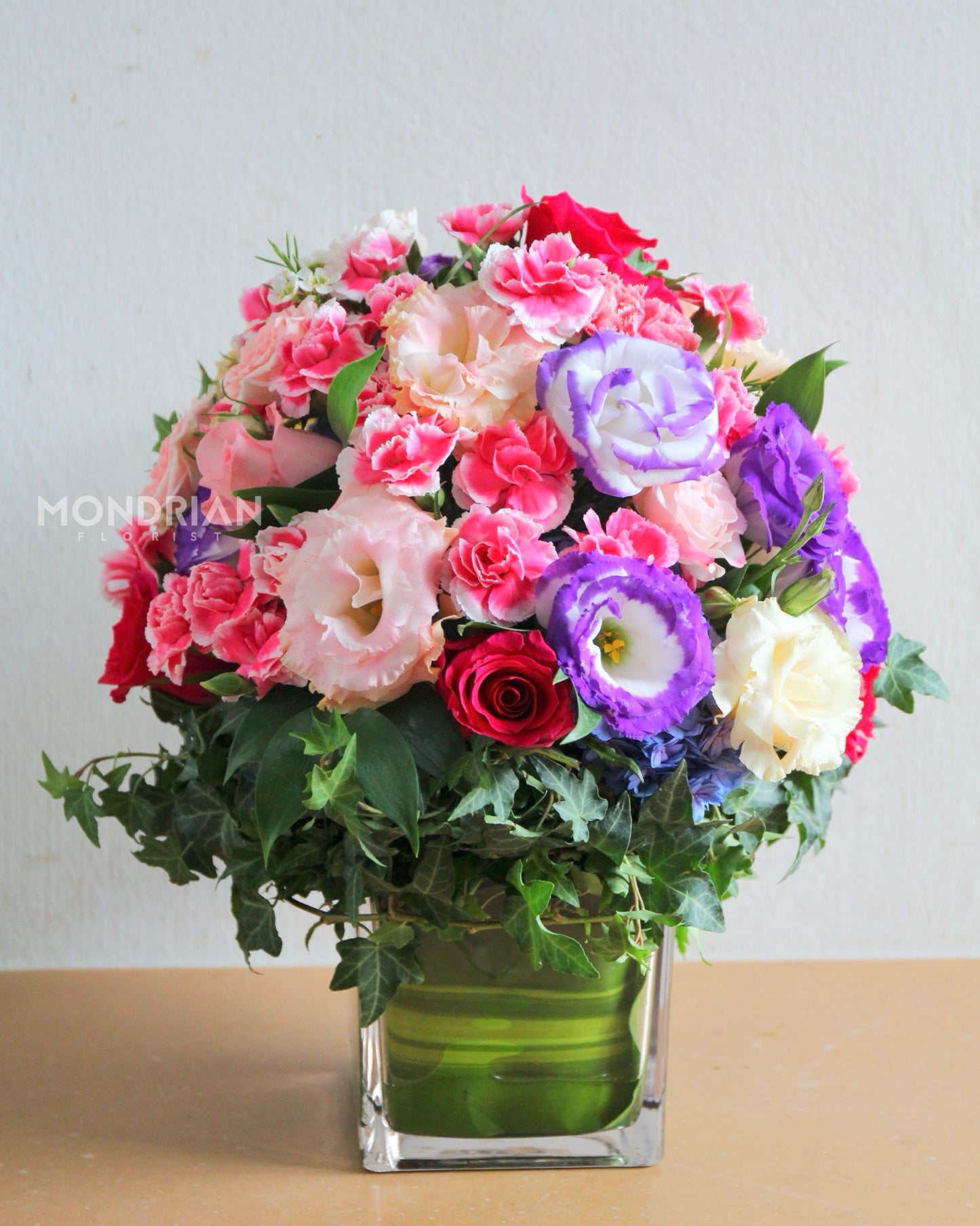 vase flower arrangement | ROM table arrangement | wedding flower delivery | sg wedding florist | Mondrian Florist SG