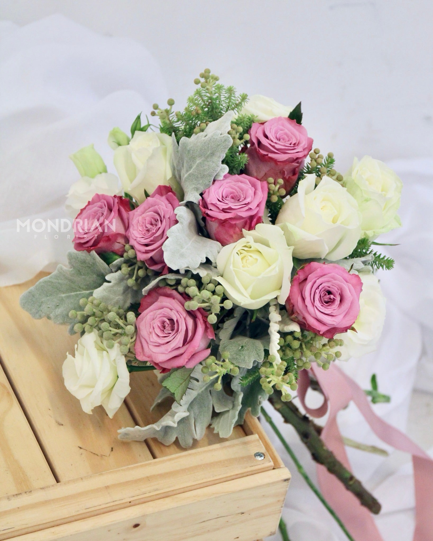 Bridal Bouquet | wedding flower sg | ROM bouquet | rose bridal bouquet | photo shooting flower | bridal flower | SG wedding Florists | Mondrian Florist SG