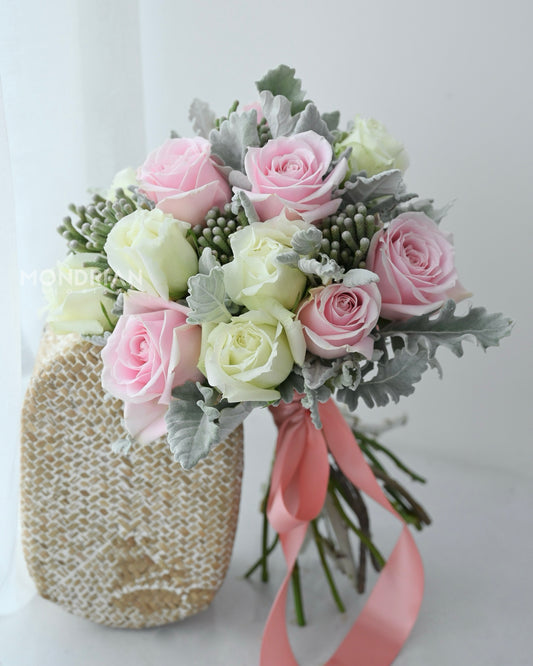 Hand Tie Bridal Bouquet | ROM rose bouquet | pink bridal bouquet | pastel bridal bouquet | photo shooting flower | wedding florist singapore | Same Day Delivery Available | Mondrian Florist SG