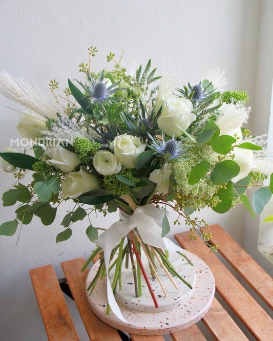 White Rose Bridal Bouquet | ROM bridal bouquet | wedding flower | wedding florist sg | rustic bridal bouquet | sg wedding decor| lace bridal bouquet | Mondrian Florist SG