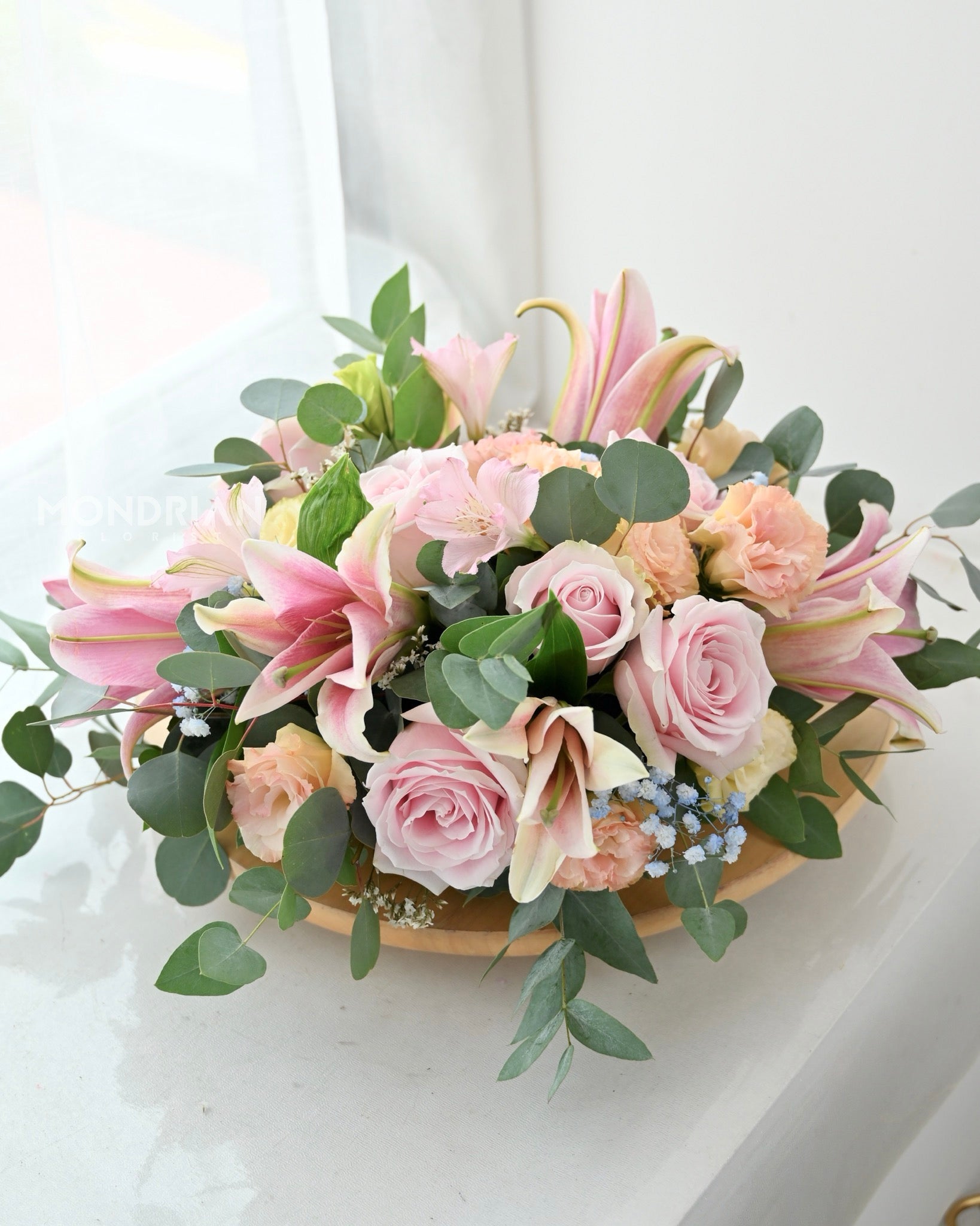 Fresh Table centrepiece | fresh flower table arrangement | ROM table ...