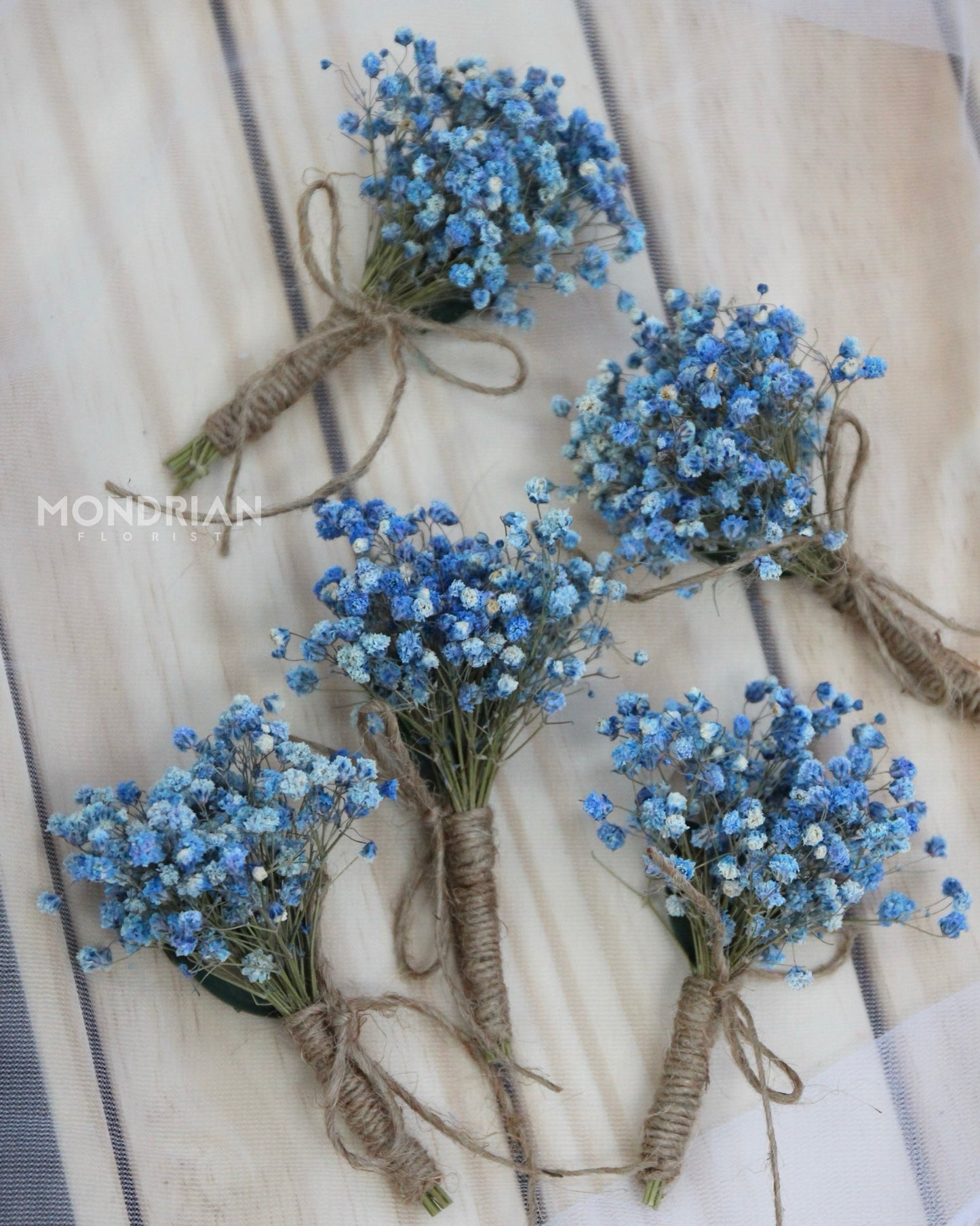 Wedding flower | groom boutonniere| Groom Corsage | baby's breath corsage | sg wedding florist | Mondrian Florist SG