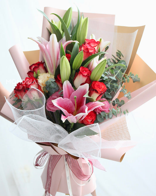 Lily rose Bouquet | Lily and rose bouquet | lily bouquet | anniversary flower delivery sg | birthday flower delivery | Valentine's Day flower delivery | Mondrian Florist SG