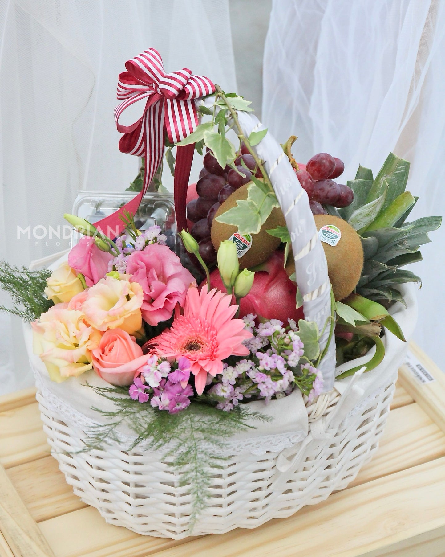 Fruit Basket delivery | Floral hamper box | gift hamper | get well soon gift sg | congratulation hamper gift | Mondrian Florist SG