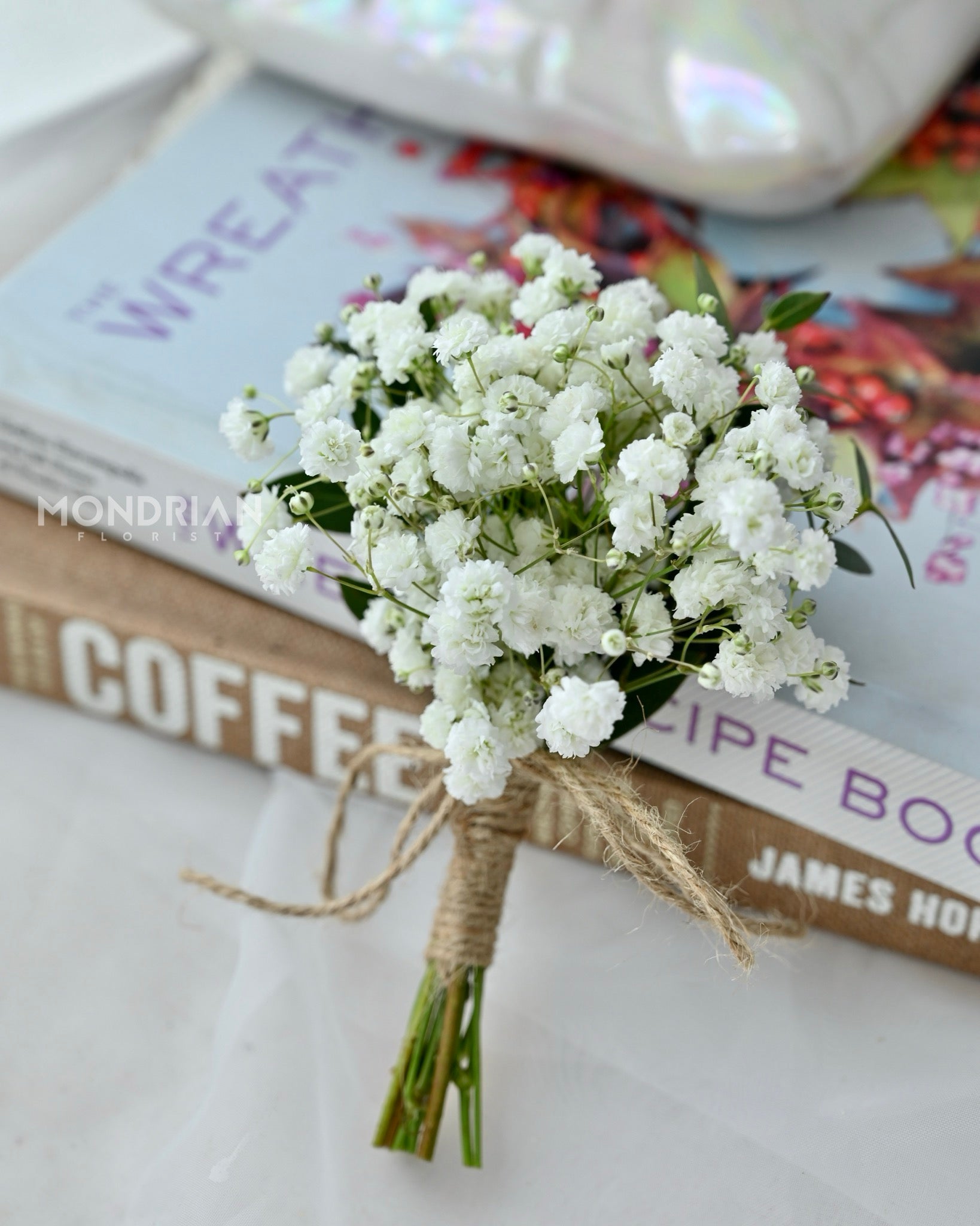 Wedding flower | groom boutonniere | Groom Corsage | baby's breath corsage | sg wedding florist | Mondrian Florist SG
