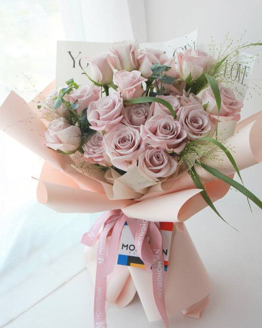 Manta Rose Bouquet | rose only singapore | anniversary rose bouquet | birthday flower delivery | Mondrian Florist