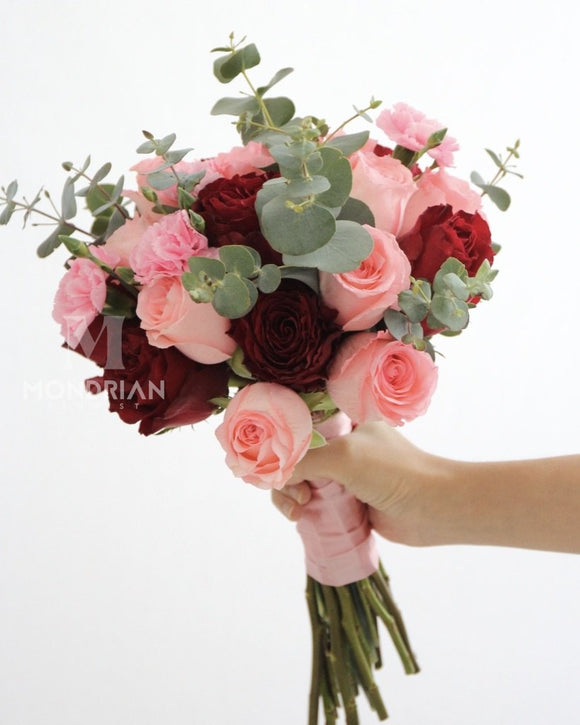 Hand Tied Bridal Bouquet | Wedding bouquet | ROM flower bouquet | flower delivery | wedding ROM flower | Mondrian Florist SG