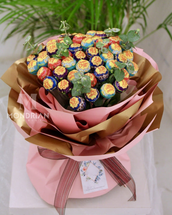 Lollipop bouquet | snack bouquet | food bouquet | birthday flower delivery | Valentine's Day flower delivery | Mondrian Florist SG