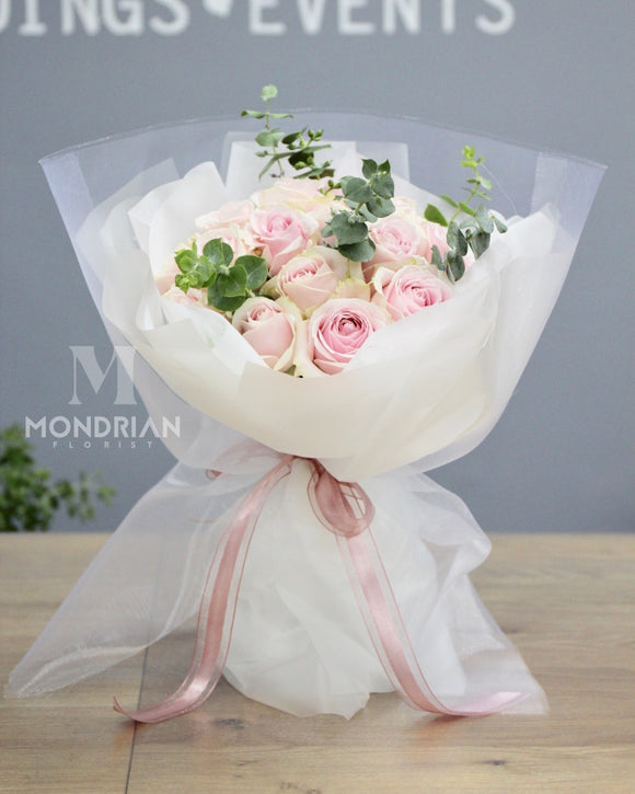 pink_Rose_Bouquet - Mondrian_Florist