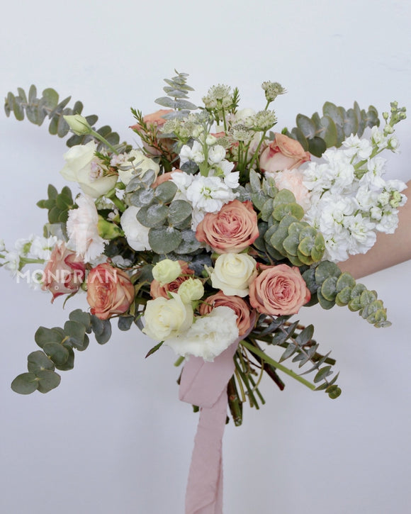 Hand Tied Bridal Bouquet | SG wedding Florist | wedding flower | ROM flower | photo shooting bouquet | Mondrian Florist SG